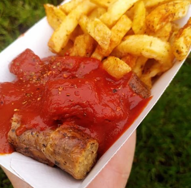 Currywurst vegan chez Paradise foodtruck à Strasbourg