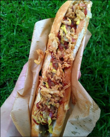Hot dog vegan chez Paradise foodtruck à Strasbourg