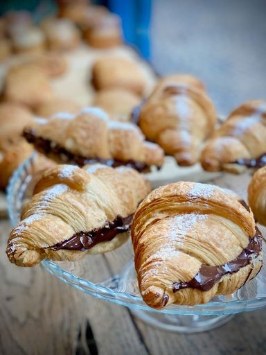 Croissant fourré à la nocciolata vegan chez Origin Coffee shop végétal